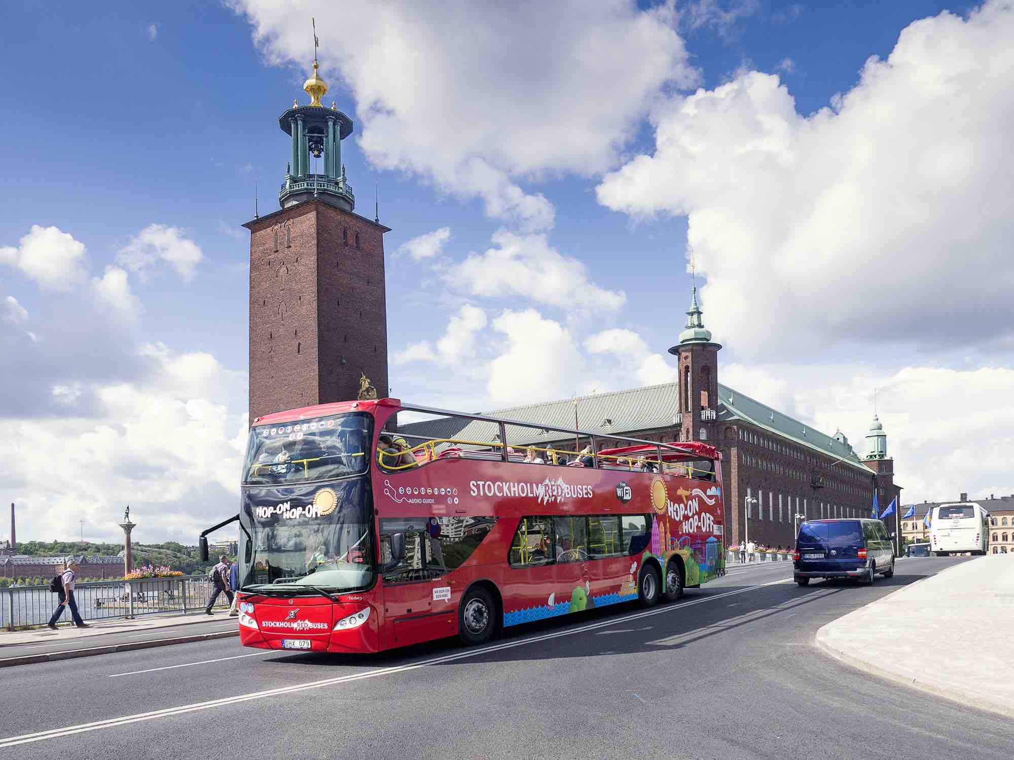 Автобусные туры из минска с отдыхом. Stockholm Sightseeing Bus. Автобусный тур. Автобусная экскурсия. Автобусы Стокгольма.